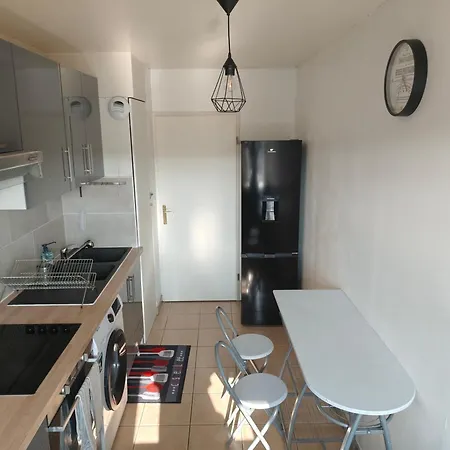 Privee Avec Balcon De 3,5 M2 Dans Un Convivial Δωμάτια σε οικογενειακή κατοικία