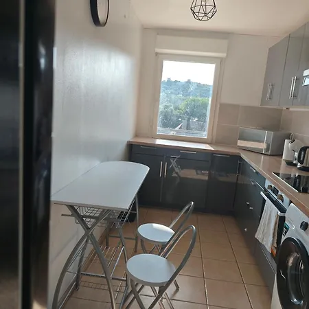 Privee Avec Balcon De 3,5 M2 Dans Un Convivial * Deville-les-Rouen