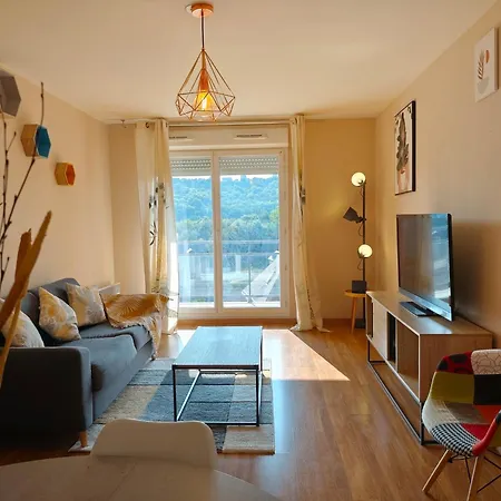 Privee Avec Balcon De 3,5 M2 Dans Un Convivial Rum i privatbostad
