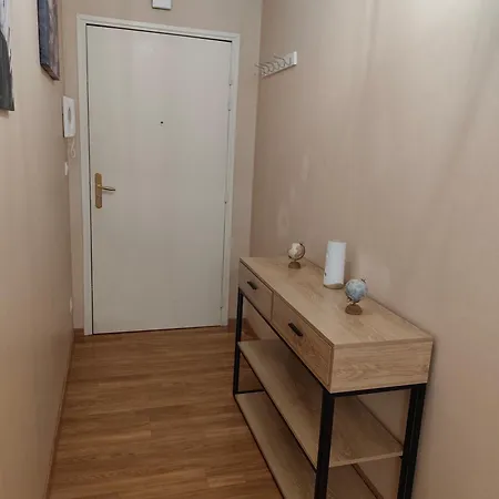 Privee Avec Balcon De 3,5 M2 Dans Un Convivial *